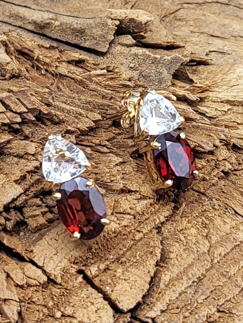 14k Gold w/Trillion-Cut Topaz & Oval Garnets w/ SL Makers Mark Classic Timeless